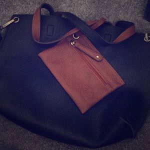 Street Level reversible bucket bag